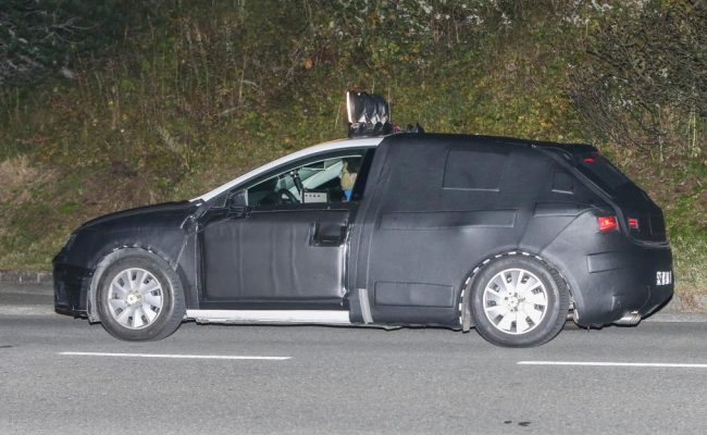 Novi SEAT Leon opažen na cesti