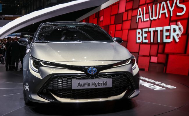 Novi Toyotin Auris brez dizelskih motorjev in z dvema hibridnima sklopoma